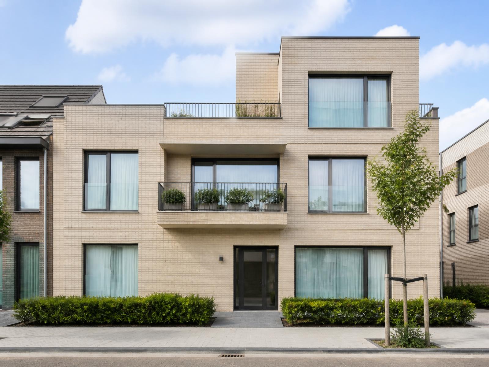 Modern appartementsgebouw in Belgische stijl